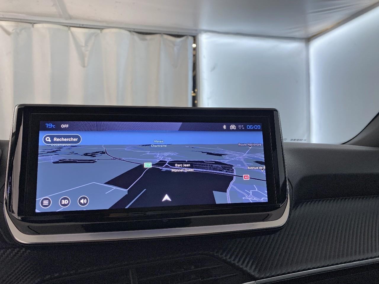 Peugeot 2008 hybrid 145 ch e-dcs6 allure — photo 14