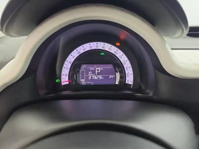 Renault Twingo iii e-tech — photo 35