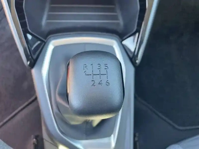 Peugeot 208 puretech 100 s&amp;s bvm6 — photo 21