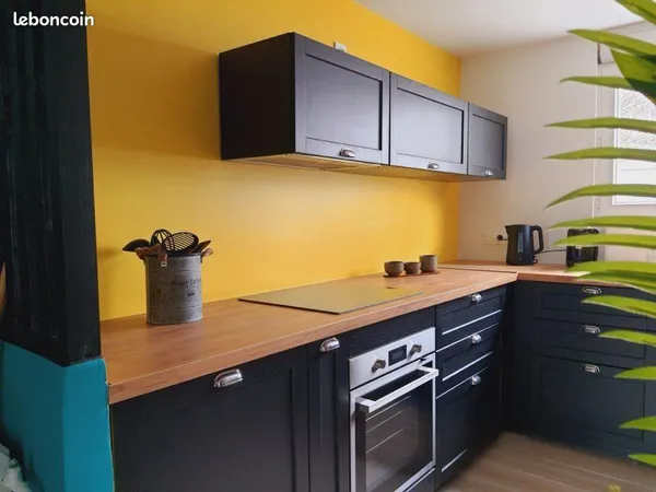 T4 entièrement rénové - 3 chambres - À proximité immédiate des facultés