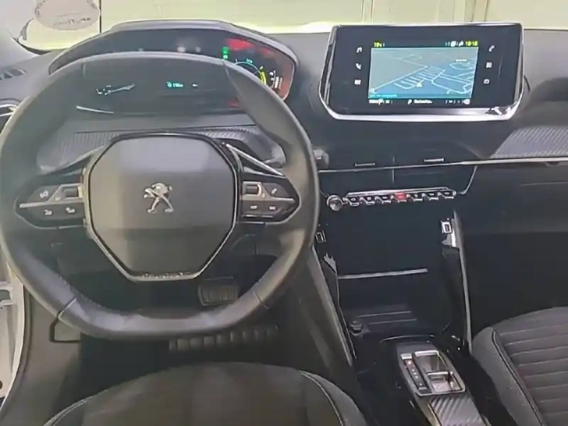Peugeot 2008 electrique 136 ch — photo 76