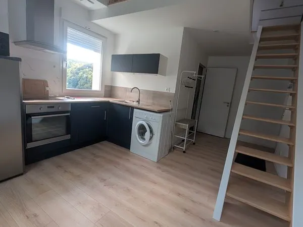 Appartement Duplex Meublé avec Mezzanine (4e étage)