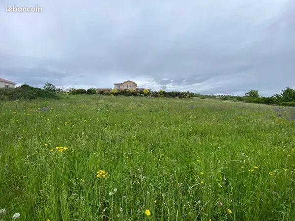 Terrain 1355 m² Issoire