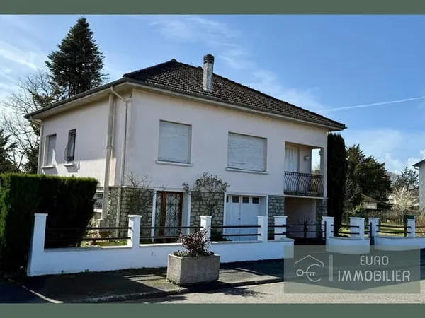 MAISON DE VILLAGE - LUXEY - 3 CHAMBRES - 350M2 terrain - BUR