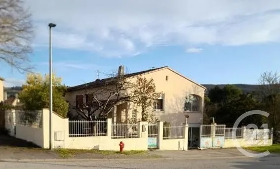 Maison 8 pièces 176 m²