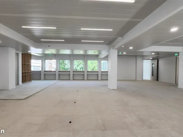 Bureaux 290 m²