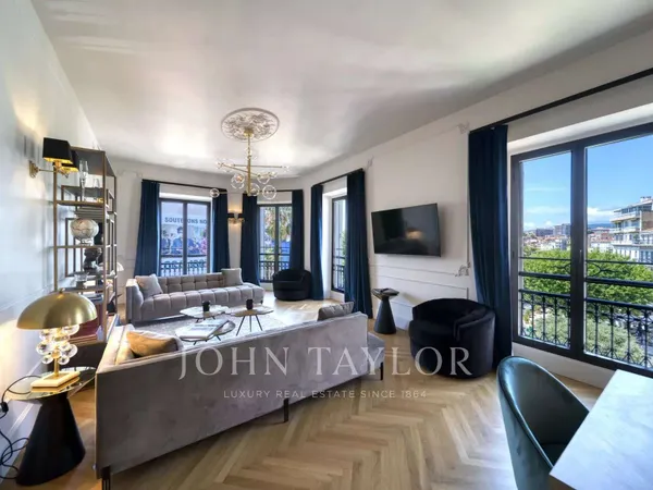 Appartement 6 pièces 198 m²