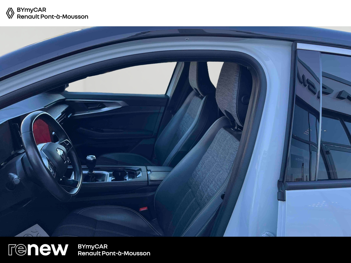 Renault Austral mild hybrid advanced 130 — photo 11