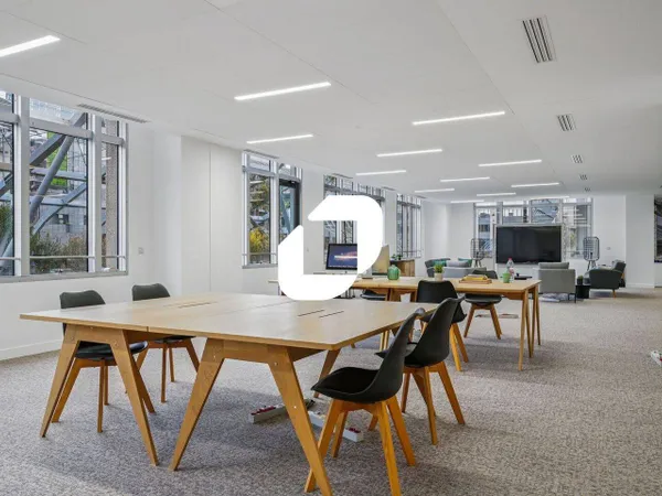 Bureau 12786 m²