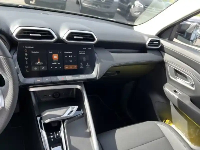 Mg Zs 1.5l 197ch hybrid+ luxury — photo 20