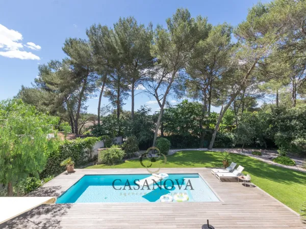 Maison 6 pièces 229 m²