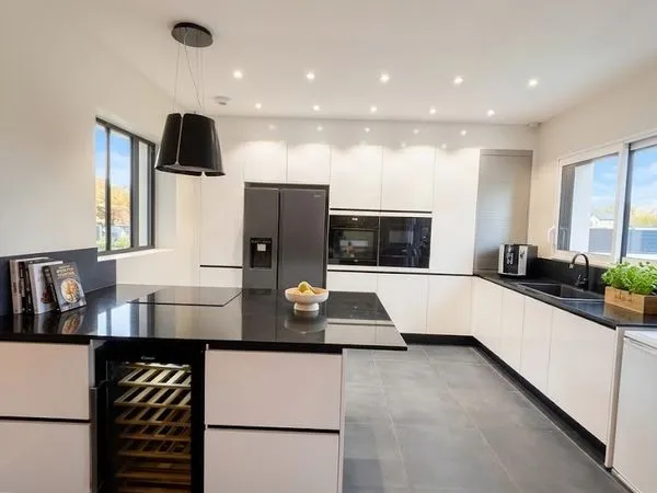 Propriété 6 pièces 154 m²