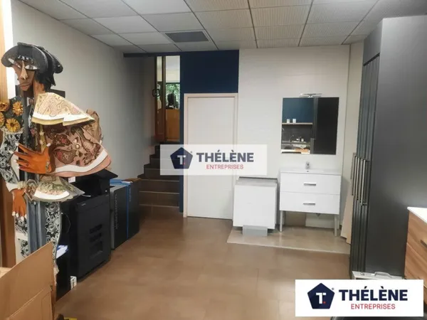 Local commercial 143 m²