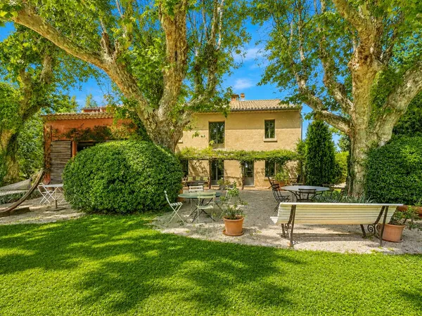 Maison 6 pièces 230 m²
