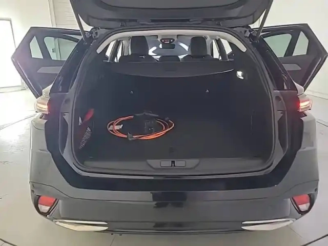 Peugeot 308 sw phev 180 e-eat8 — photo 6