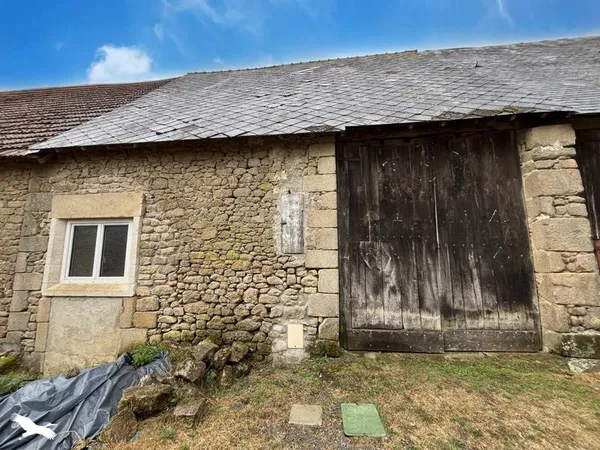 Grange de 2 pièces principales