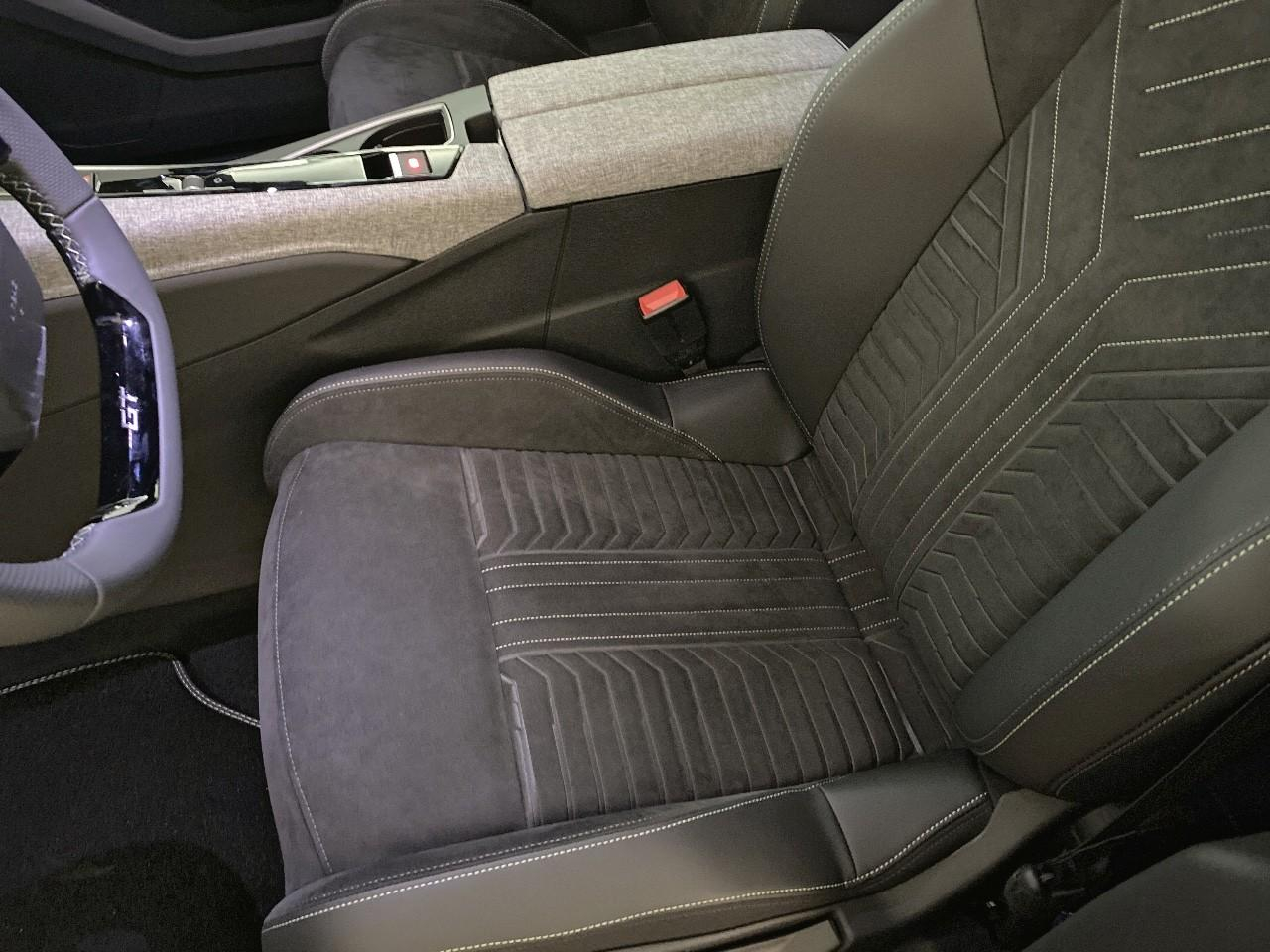 Peugeot 3008 hybrid 145 e-dcs6 gt — photo 9