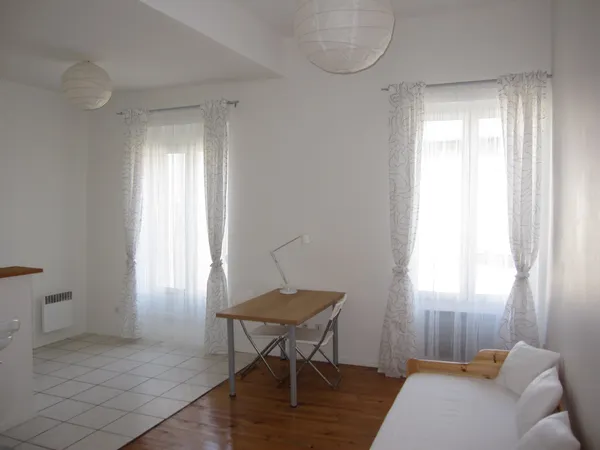 Très beau studio meublé proche gare Chateaucreux
