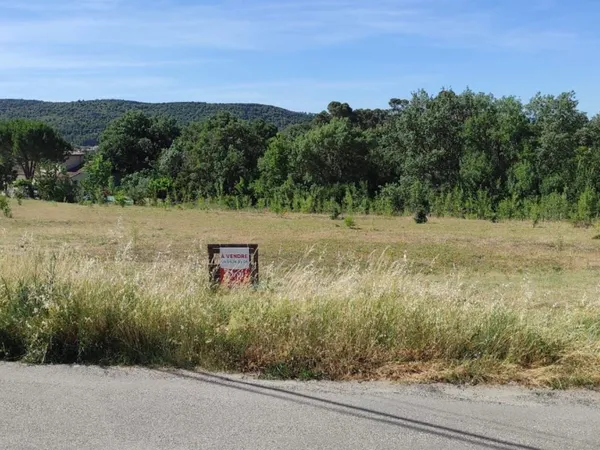 Terrain 1366 m²
