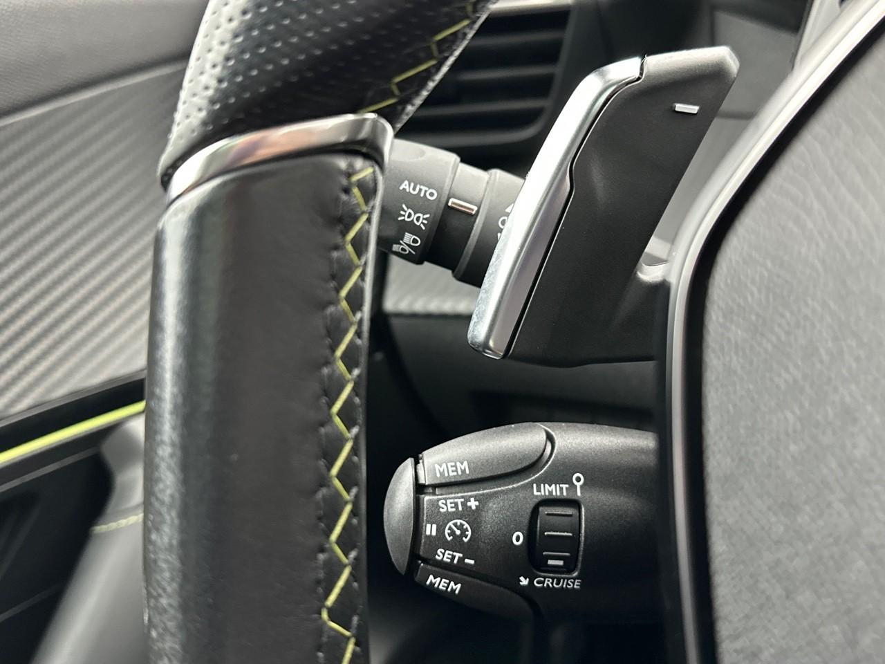 Peugeot 2008 puretech 130 s&s eat8 gt — photo 16