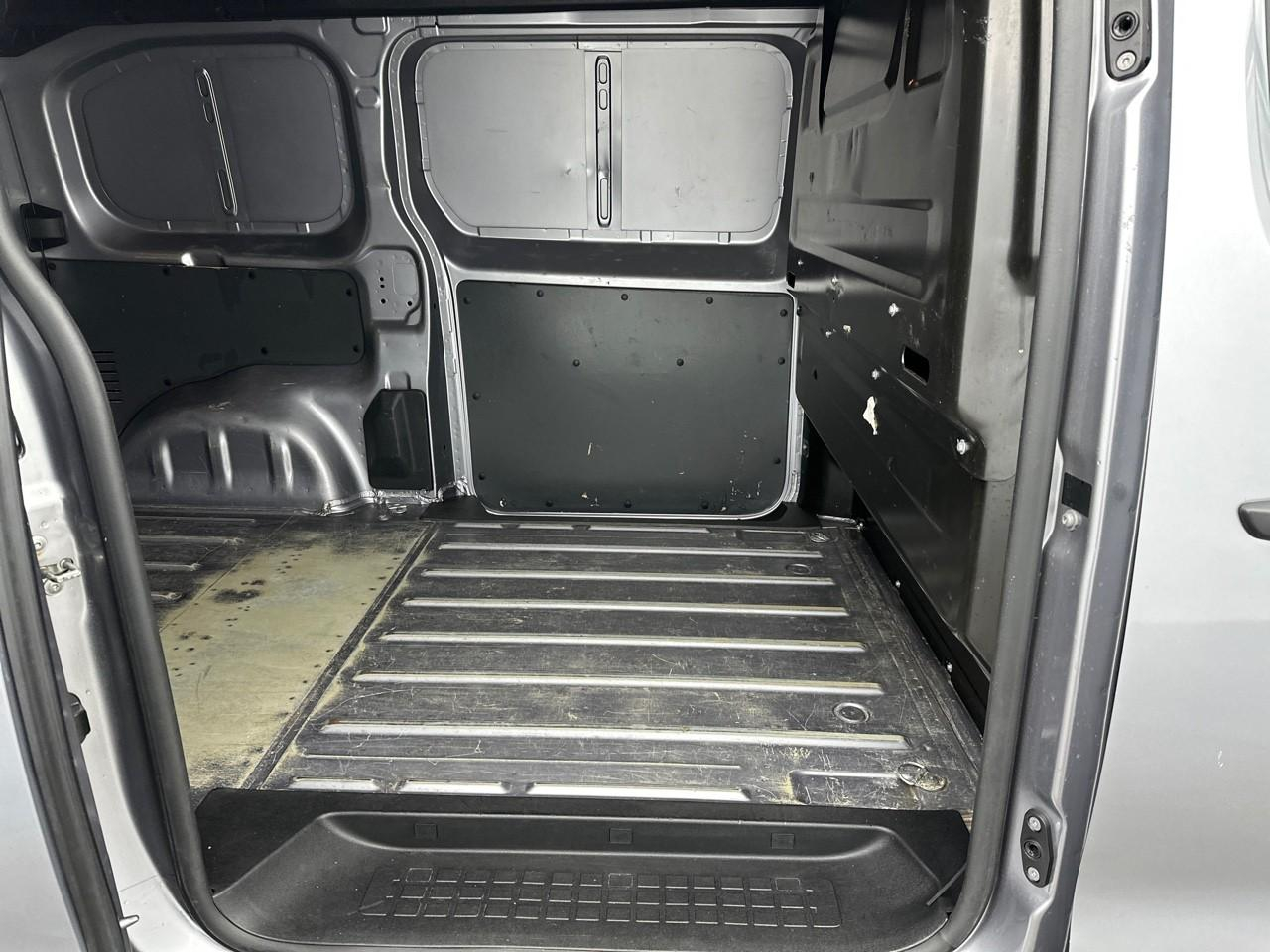 Opel Vivaro fourgon -e fgn l2 300 75 kwh pack clim — photo 12