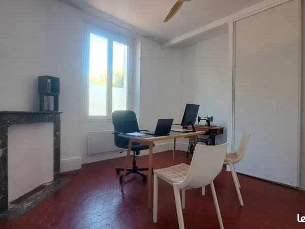 Loue 3 bureaux (voire 4) au centre de Sausset-les-pins