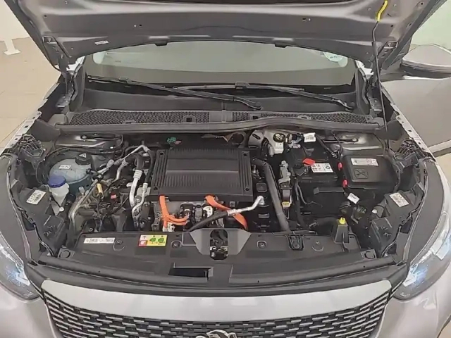 Peugeot 2008 electrique 136 ch — photo 50