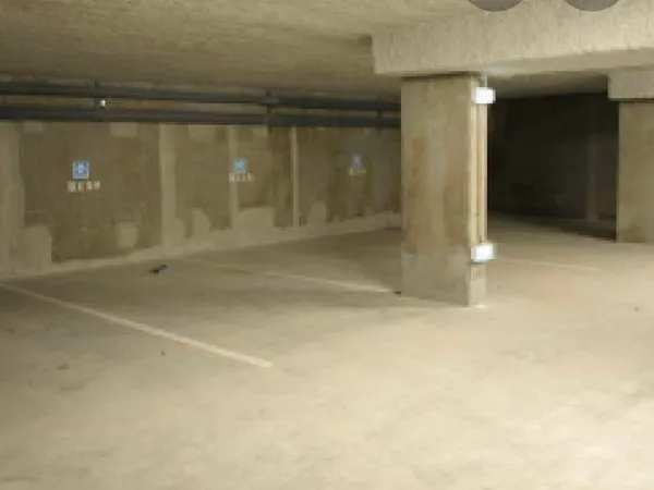 Loue Place Parking Vincennes très facile d'accès - 12m²