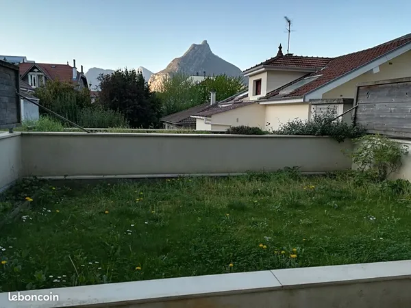 À vendre - Appartement T2 de 42 m² avec terrasse exceptionnelle de 40 m² à Fontaine