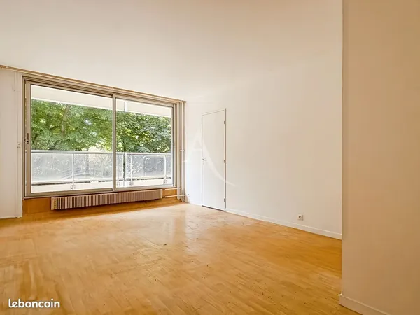 Studio 1 pièce 28 m²