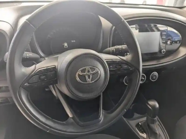 Toyota Aygo x 1.0 vvt-i 72ch dynamic s-cvt my23 — photo 8