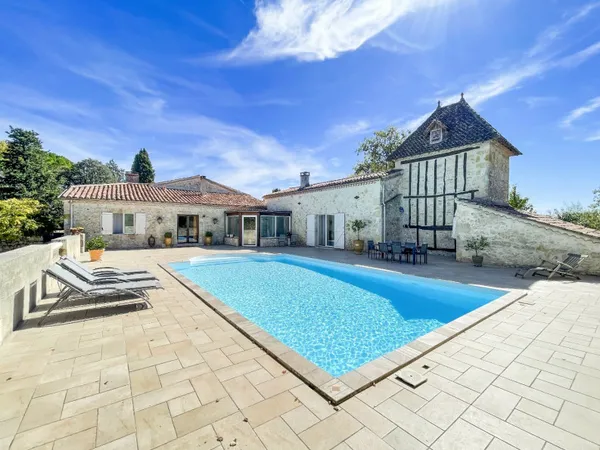 Maison 6 pièces 203 m²