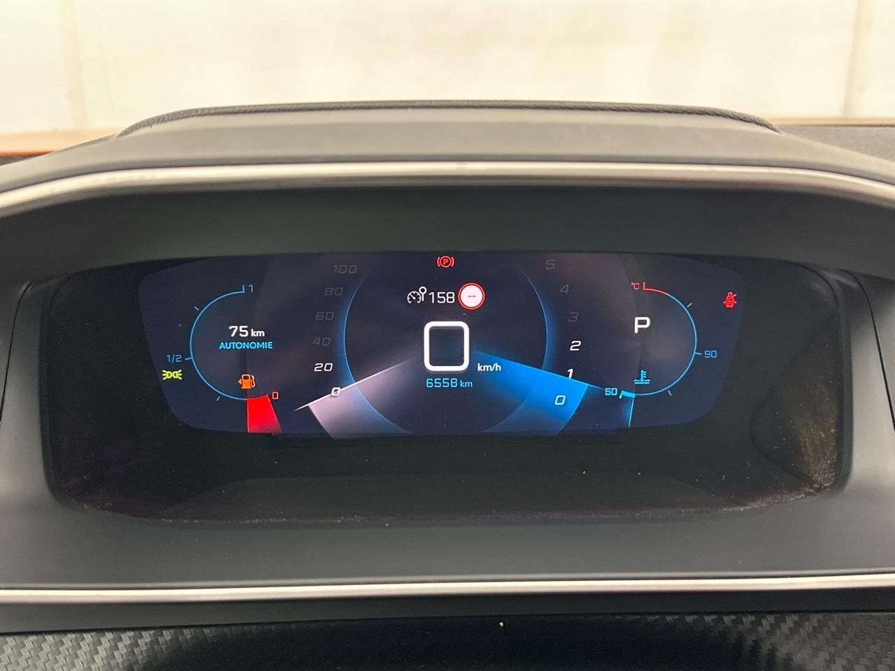 Peugeot 2008 puretech 130 s&s eat8 allure pack — photo 21