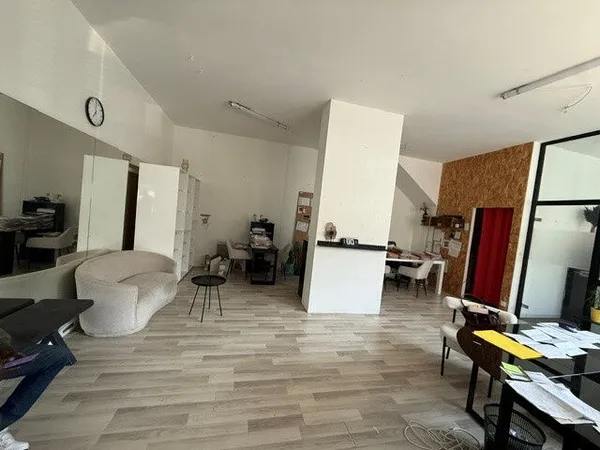 LOCAL PROFESSIONNEL A VENDRE ANGERS CENTRE
