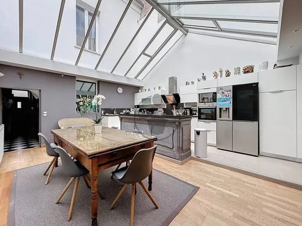 Maison 7 pièces 213 m²
