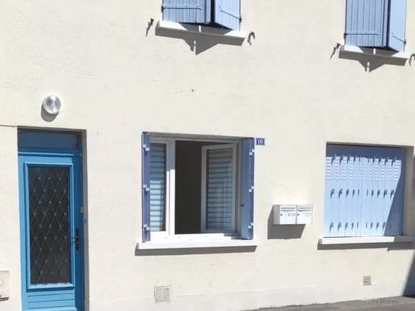 Grand appartement rez de chassée F2 Saint Urbain 52300
