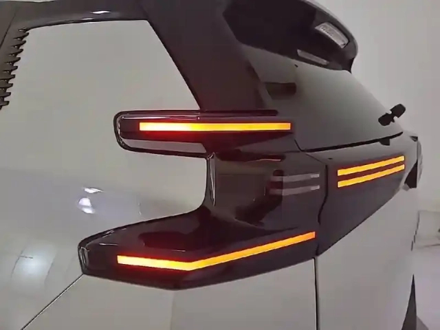 Citroën C5 Aircross hybride 145 ch e-dcs6 — photo 42