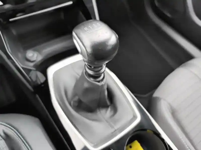 Peugeot 208 puretech 100 s&amp;s bvm6 allure — photo 24
