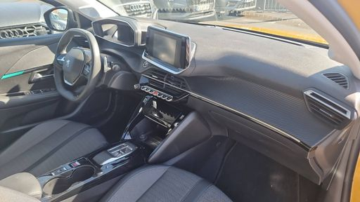 Peugeot 208 1.2 PureTech 130 EAT8 - Allure Pack – 2022 – 43767 km – Essence – Boîte Automatique — photo 18