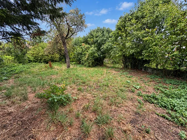 Terrain 913 m²