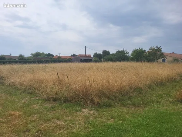 Terrain 1 710 m² Mirambeau