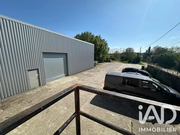 Local commercial 1 pièce 180 m²
