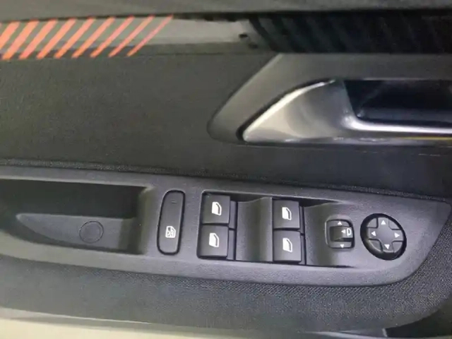 Peugeot 208 electrique 50 kwh 136ch — photo 56
