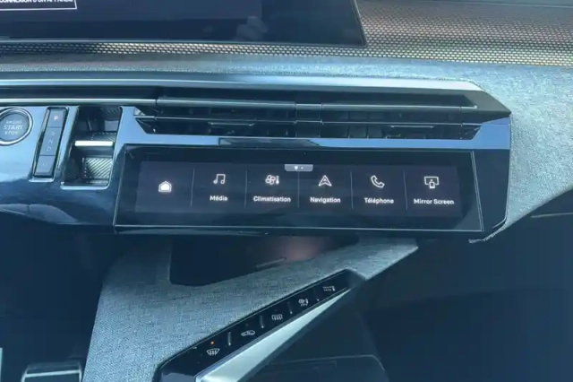 Peugeot 3008 hybrid 136 e-dcs6 — photo 52