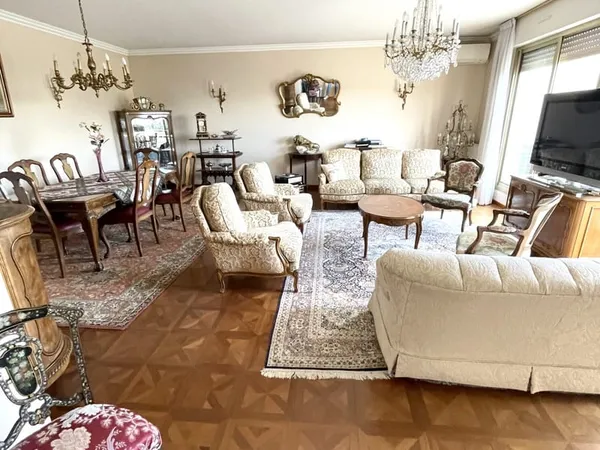 Appartement 4 pièces 155 m²