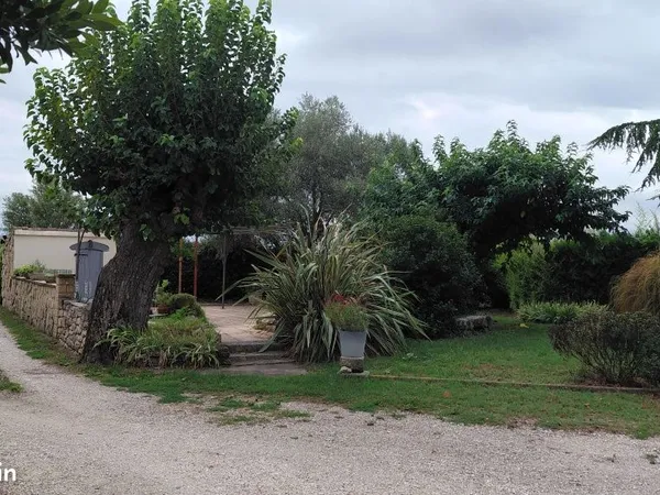 Maison 6 pièces 250 m²