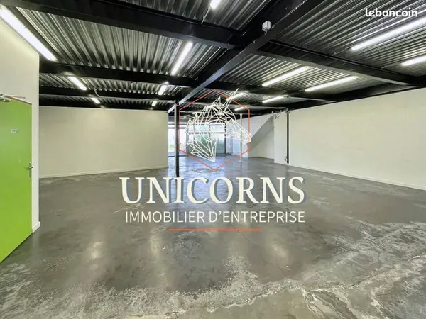 Local industriel 423 m²