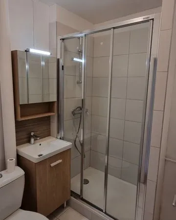 Appartement avec balcon et cave - 550 charges comprises