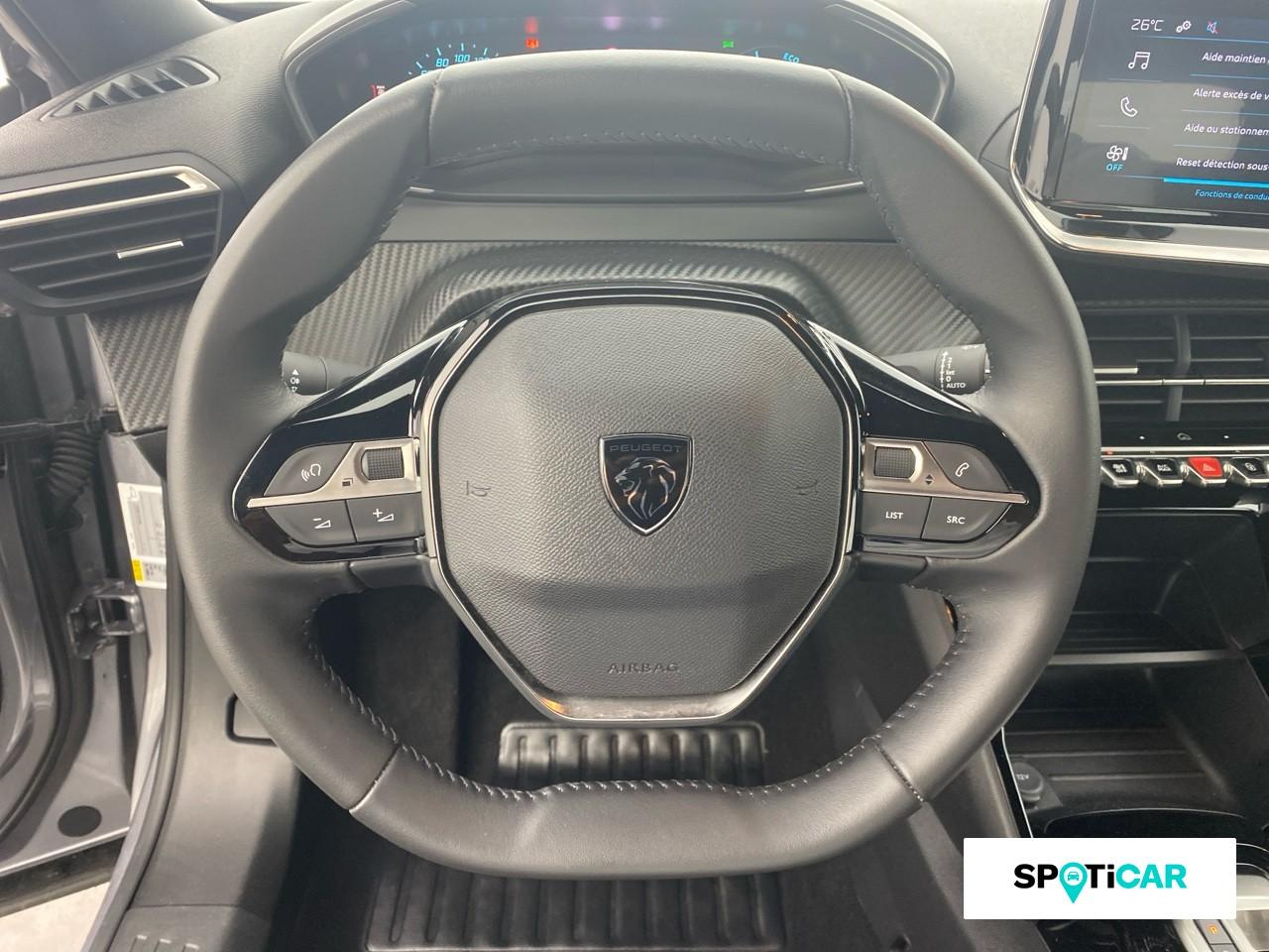 Peugeot 2008 e-2008 136ch active — photo 12