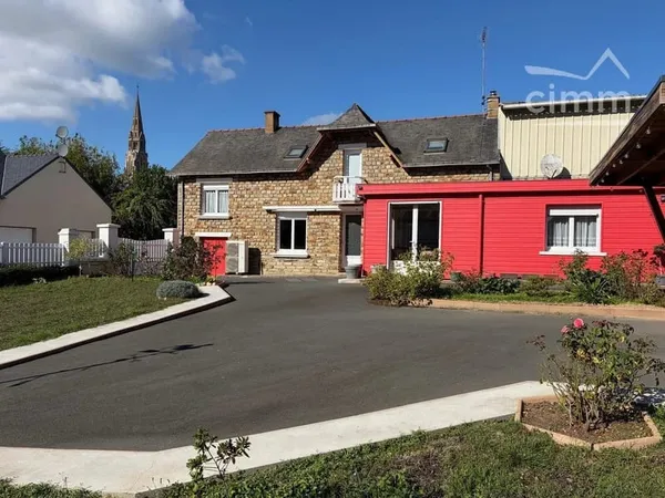 Maison au bourg de Conquereuil